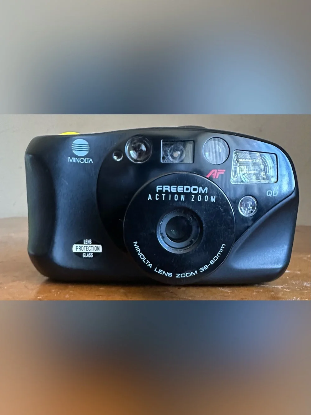 Minolta Freedom Action Zoom AF QD Point & Shoot 35mm Film Camera w/38-60mm Lens